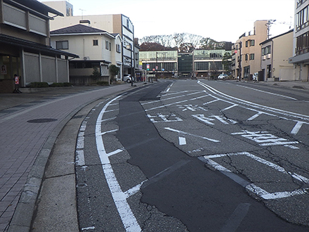 兼六元町ほか１町地内配水管改良工事①